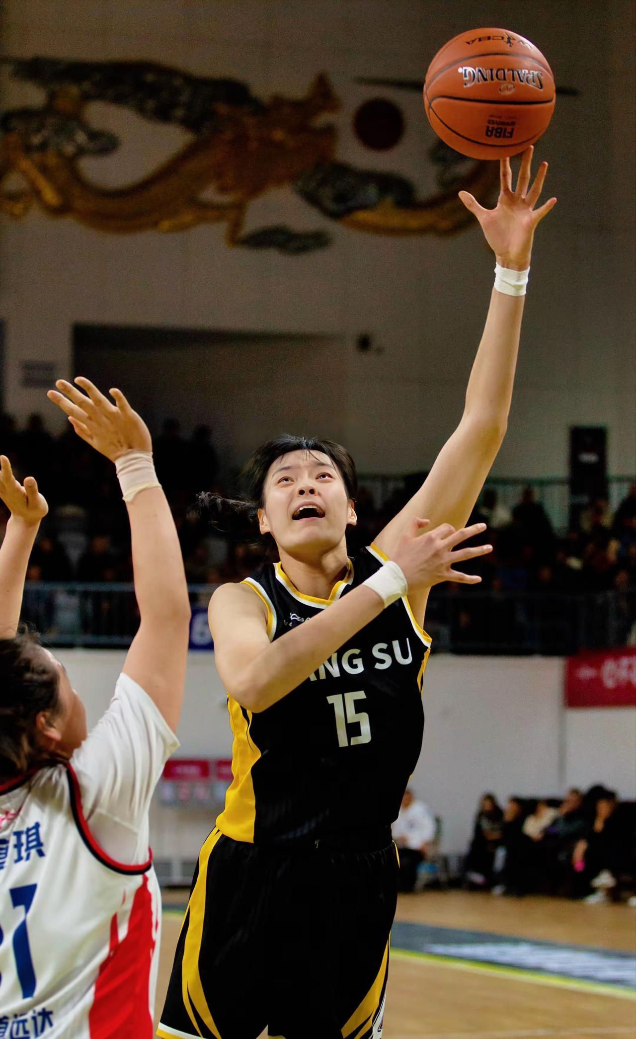 打到现在，江苏女篮一直存在的问题。首先，害怕被对手紧逼，一遇到这个情况，基本