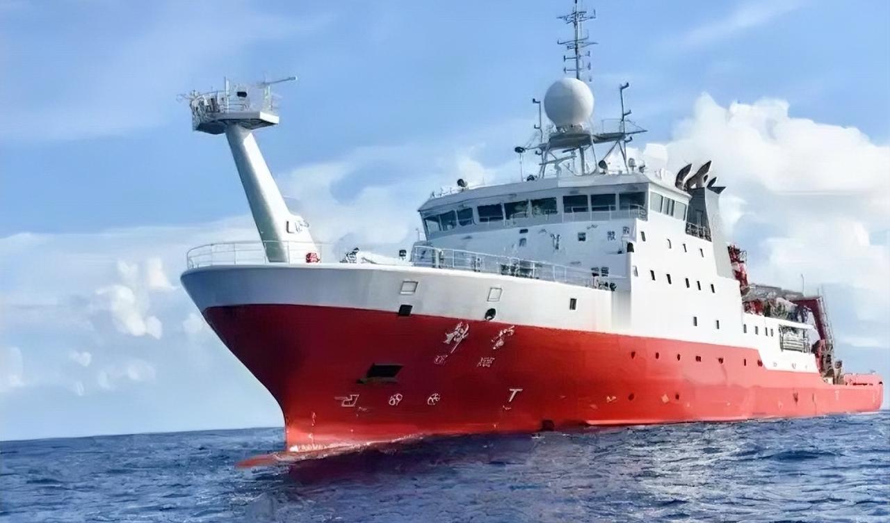 美舰强闯台湾海峡递送军火，赌的就是中国不敢登船检查？可这一局，我们已把游戏规则彻