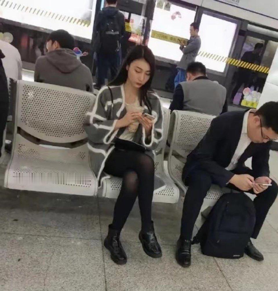 大哥多少有点紧张。