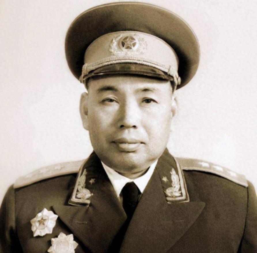 70年代丈母娘找许世友帮忙，许世友二话不说：调4台拖拉机到莱阳1971年4月下