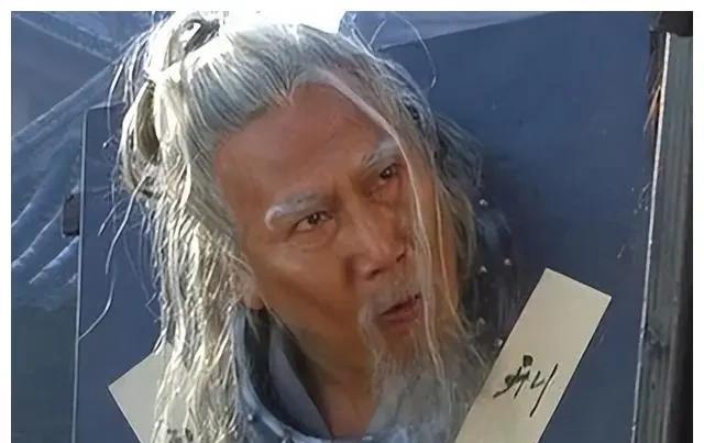 1390年，朱元璋要杀功臣李善长。李善长扑通一下跪倒在地：“我都77岁了，还能干