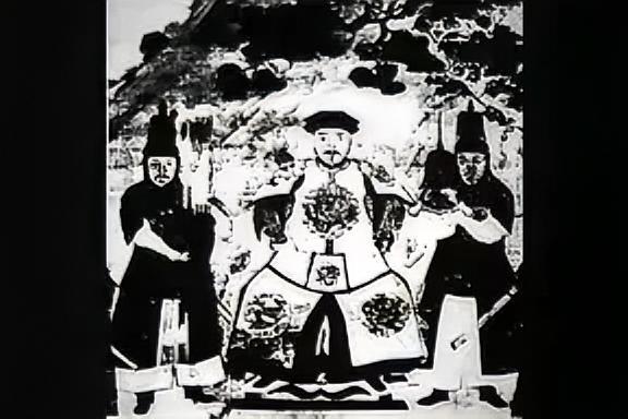 康熙平定三藩后，一道冰冷的旨意就先下来了：吴三桂所有孙子，一律处死，一个不留，其