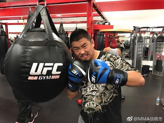 邹市明老婆_邹市明 收入(2)