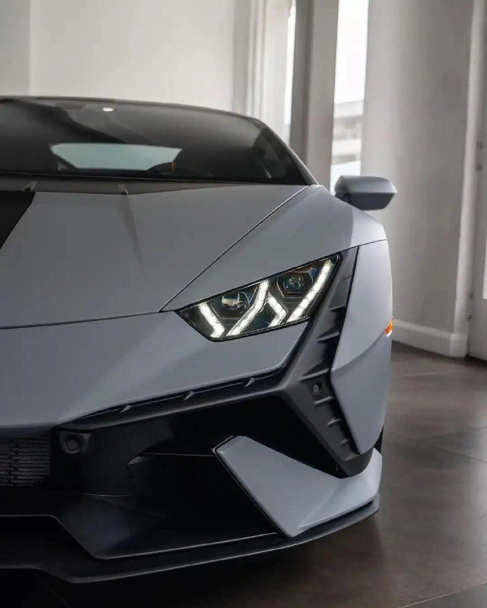 兰博基尼HuracánTecnica堪称终极献礼这是燃油小牛的最终形态，毕竟在