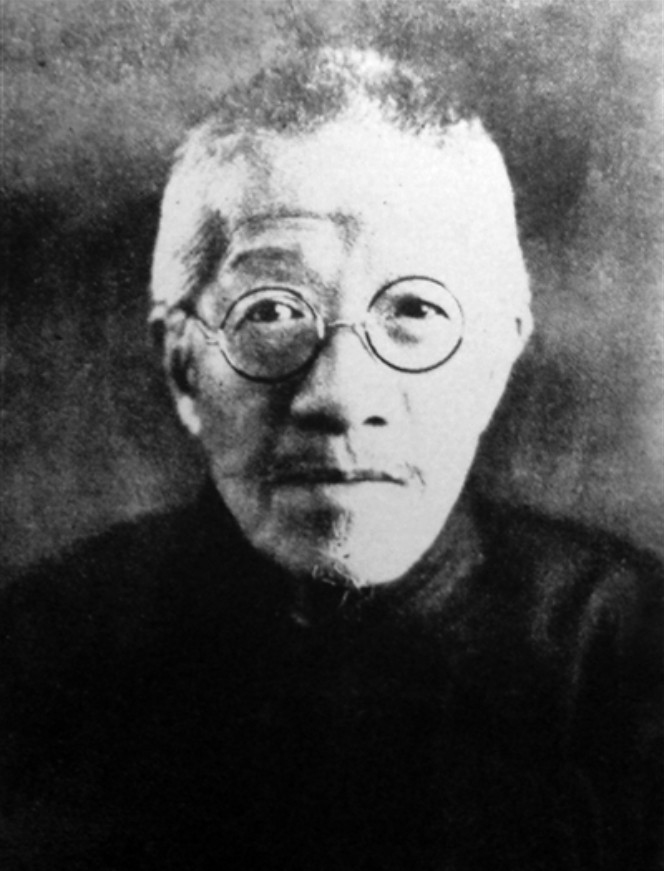 1929年，章太炎来杭州楼外楼吃饭，恰好蒋介石和宋美龄来吃饭，双方各吃各的，互相