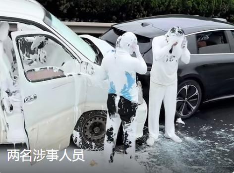 6月24日早上八点左右，G15沈海高速上海段靠近曹安公路出口约三公里位置