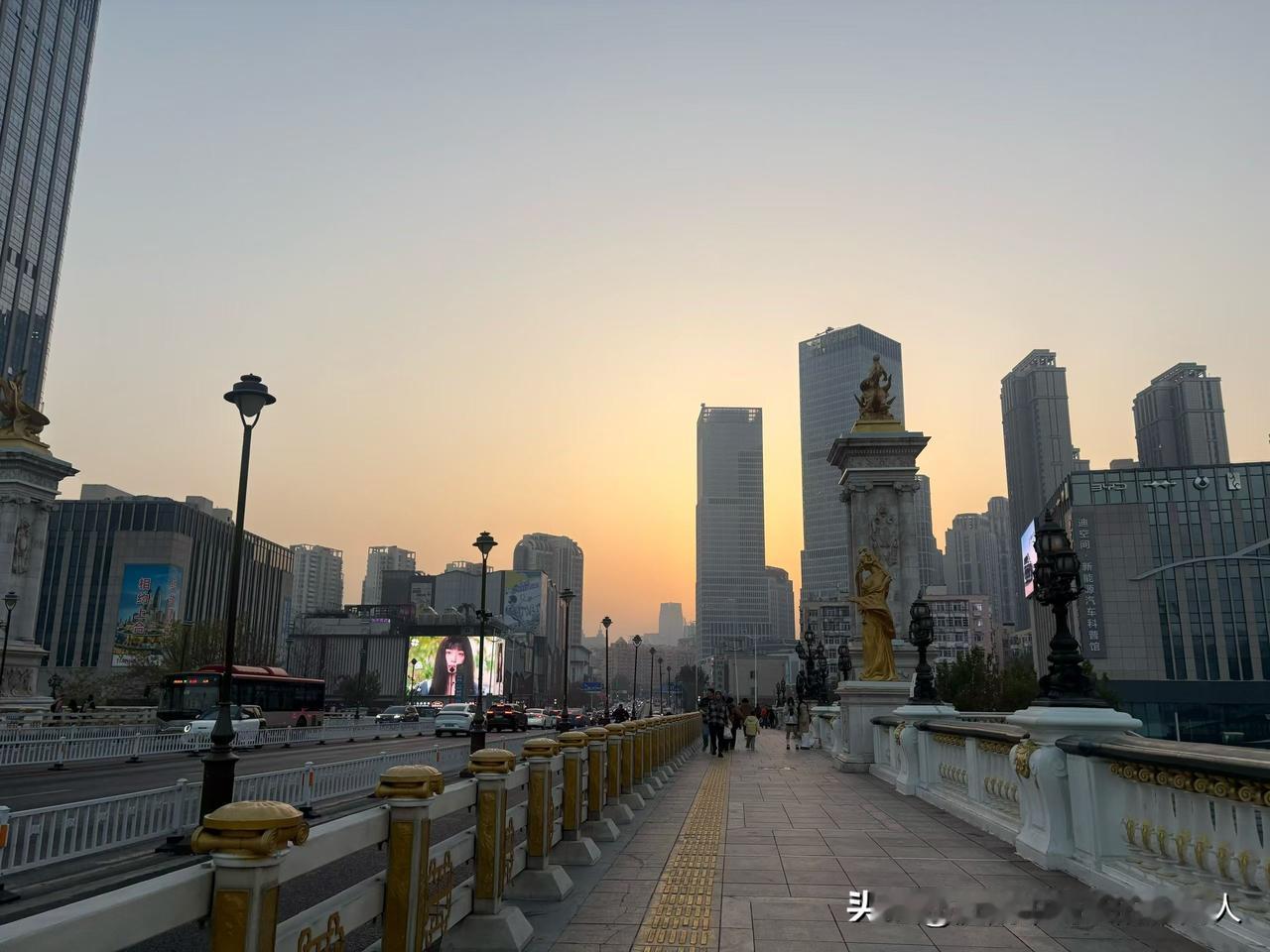 谁知道人到中年内心的苦楚？特别想离婚，一点意思没有。老公是个彻头彻尾的工作狂