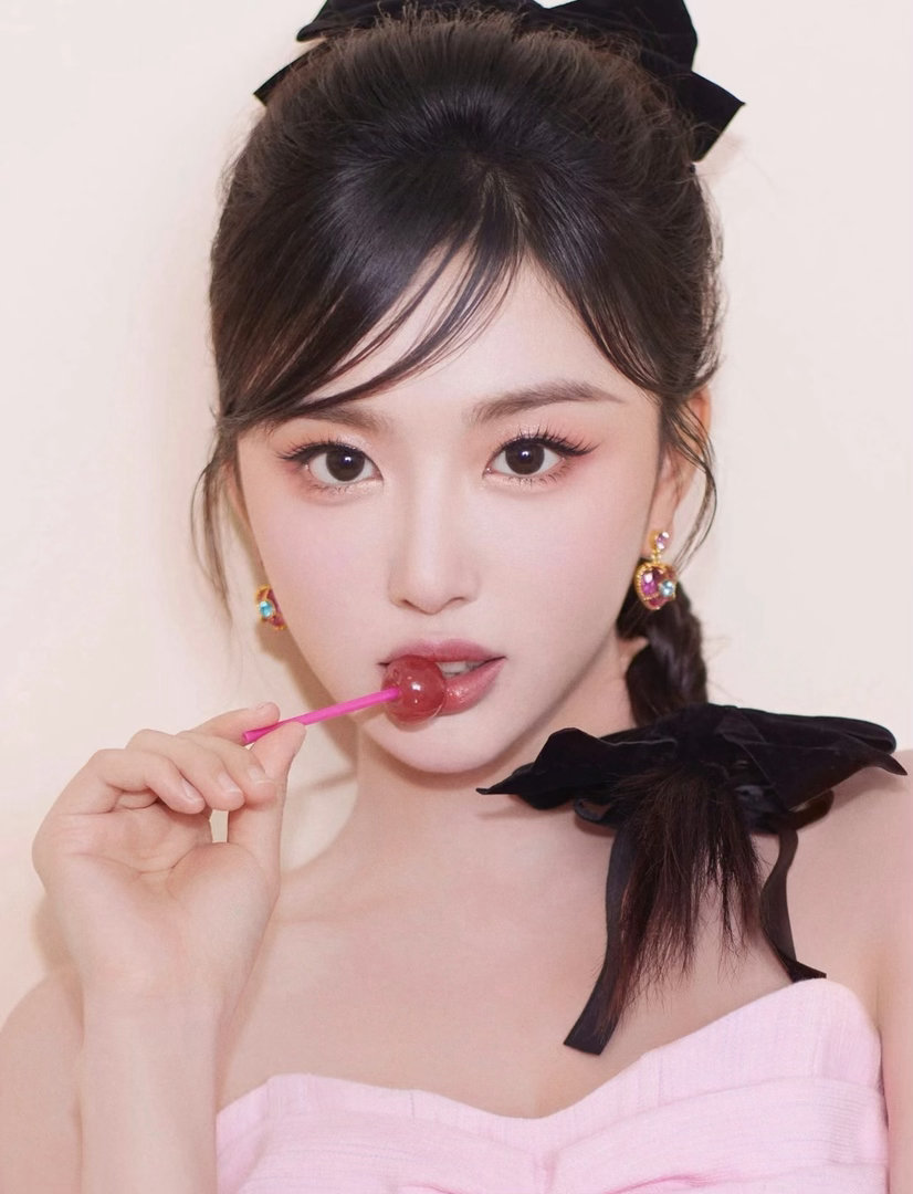 孔雪儿完全真人芭比谁懂啊，孔雪儿这颜值身段，活生生走出芭比画报