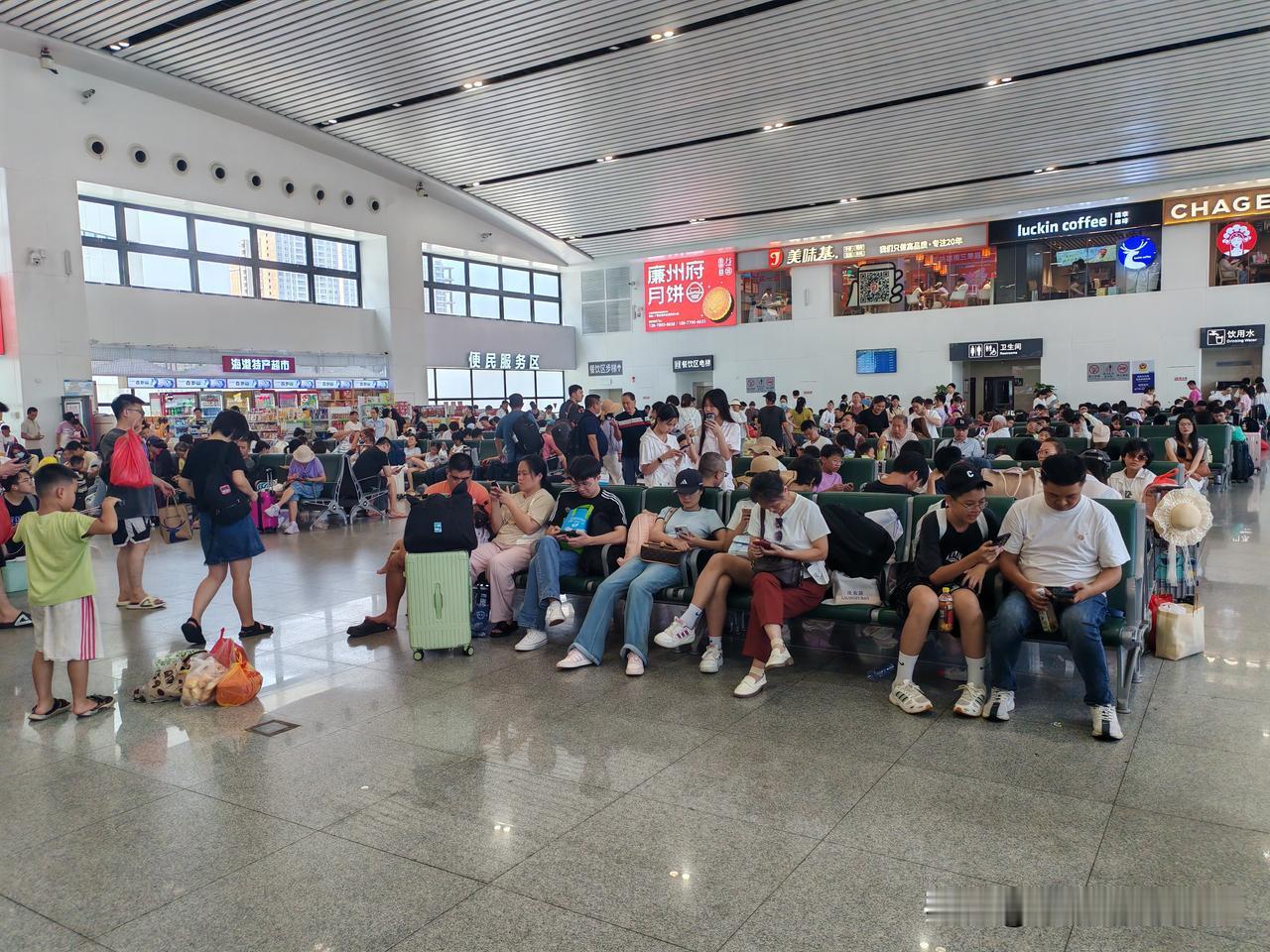 “为何到北海旅游的人越来越少”“今年北海旅游人数大幅减少”等言论在网络上流传开来