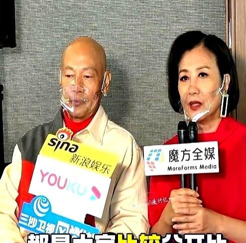 “只有卡里有钱，老了病了才能雇人伺候自己。”说这话的是80岁的罗家英。他癌症第四次复发了，这次他放弃