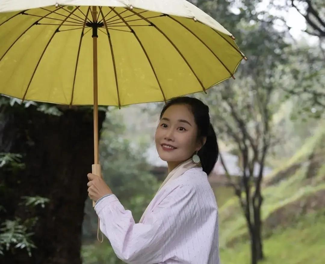 上海原主持人李蕾坚定的支持赵萧泓，采访赵的时候说的话什么心态原上海主持人李蕾曾