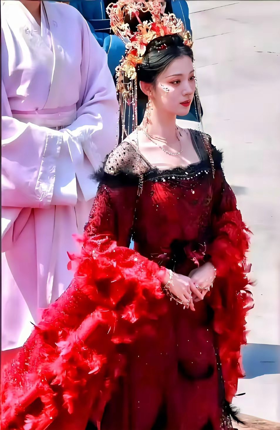 王楚然为什么能成资本眼里的“香饽饽”？这几天闲下来扫了几眼刚上的《成何体统》，算