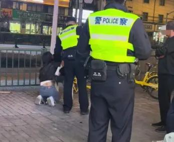 这剧情比电视剧还狗血！上海两兄弟晚上聚餐喝酒，本来称兄道弟气氛热络，非要叫个女性