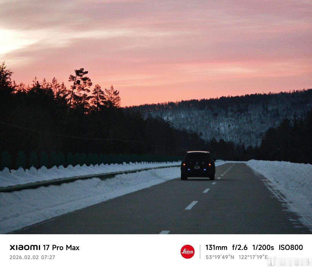 刚刚，有资本大佬晒出了两张图，其中包含了几款不同的SUV车型，并且还提到了“我们