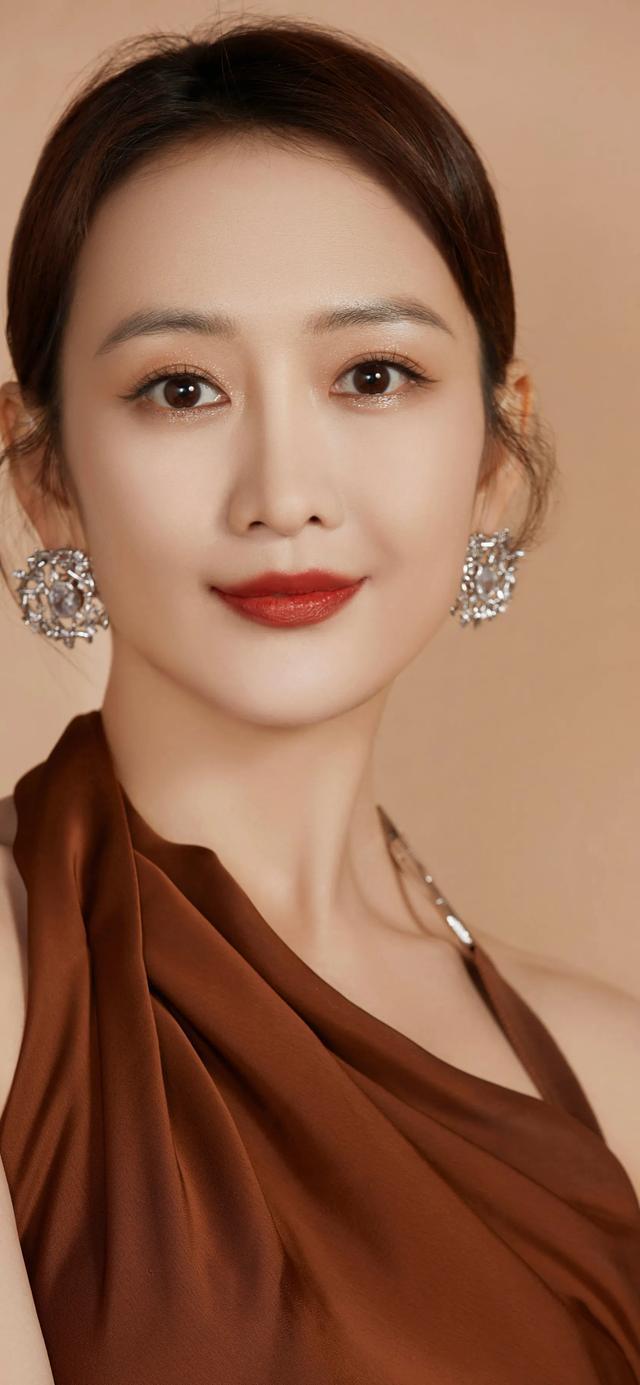 你认为最有气质的美女是谁？