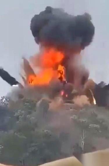 一个中将阵亡。紧接着，就是5000枚火箭弹撕开天空。柬埔寨这是被打急眼了，直