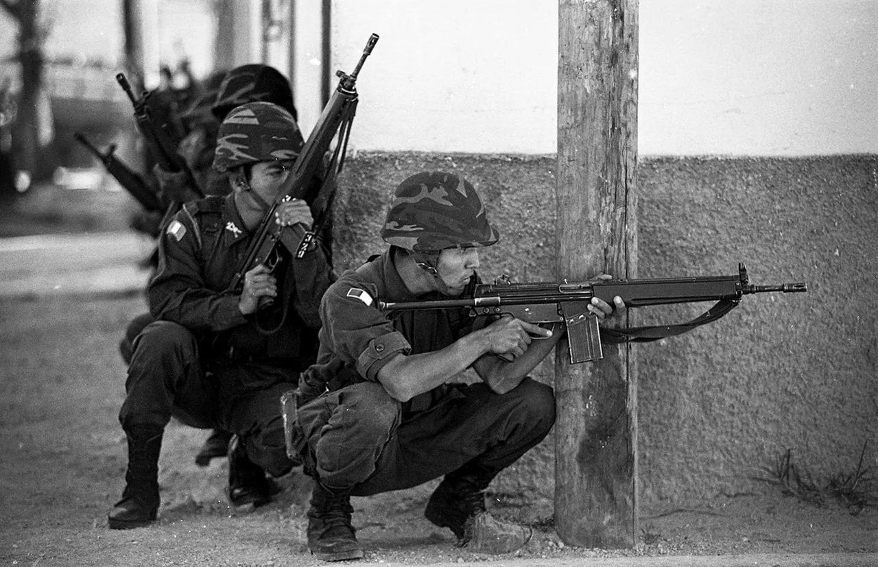 1994年萨帕塔起义期间，墨西哥陆军士兵在城市中使用G3A47.62毫米