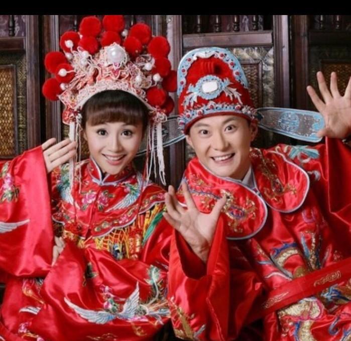 曹颖是个好命人，夫妻俩婚后至今毫无绯闻，还生了个绝世帅哥儿子。如今他们夫妇脸上写