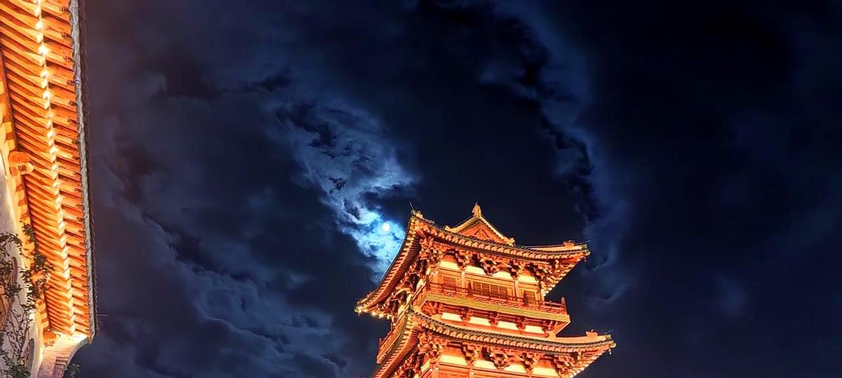 “动一点,发全身”听着像玄学,可哈佛刚拿它治腰疼。《运动医学与科学》把摄像头