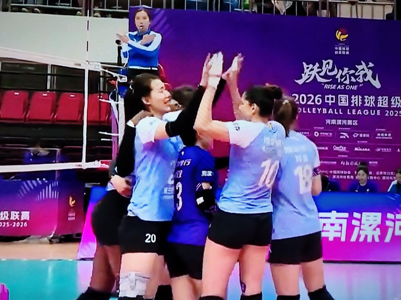 ●天津女排3：1战胜河南女排，天津女排技术统计：J马丁内兹25分，21扣17中