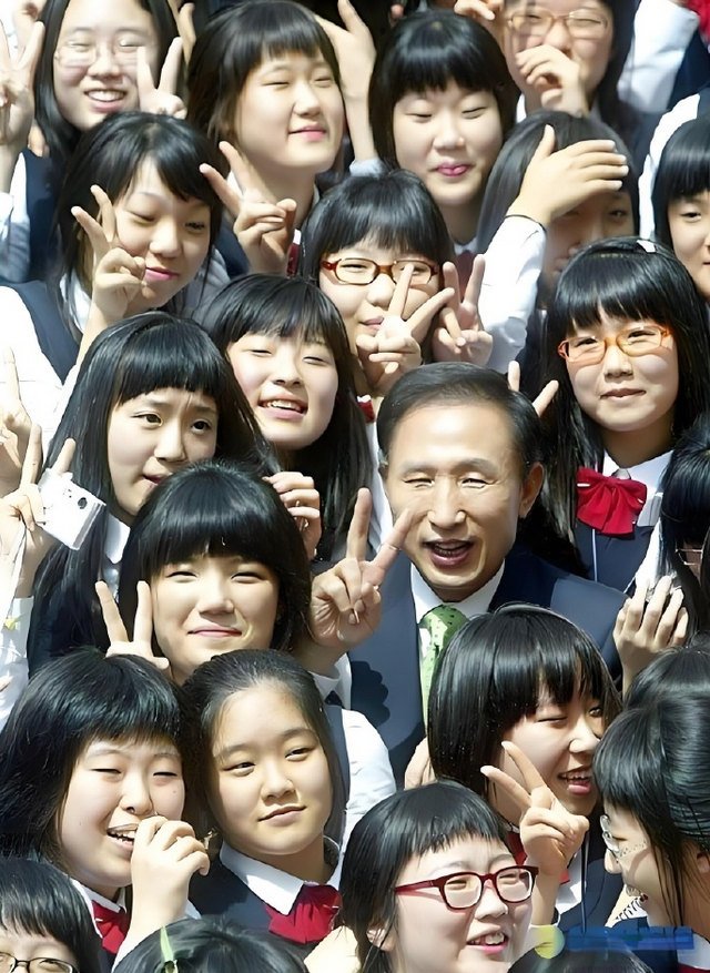 终于知道韩国整容业为啥厉害了，你看看都长这个样子不整容怎么改变命运？这才是真实