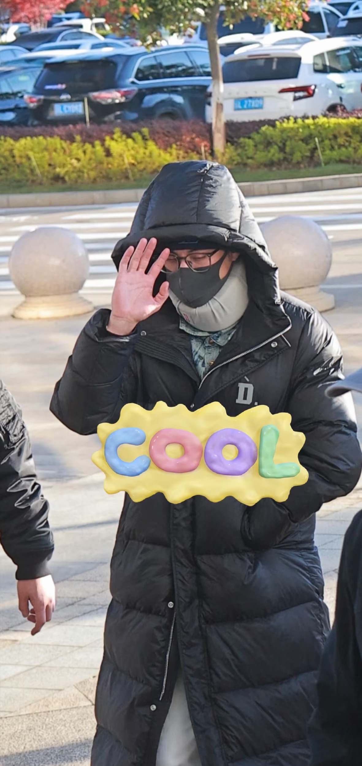 没睡醒的王鹤棣又飞了，困困的