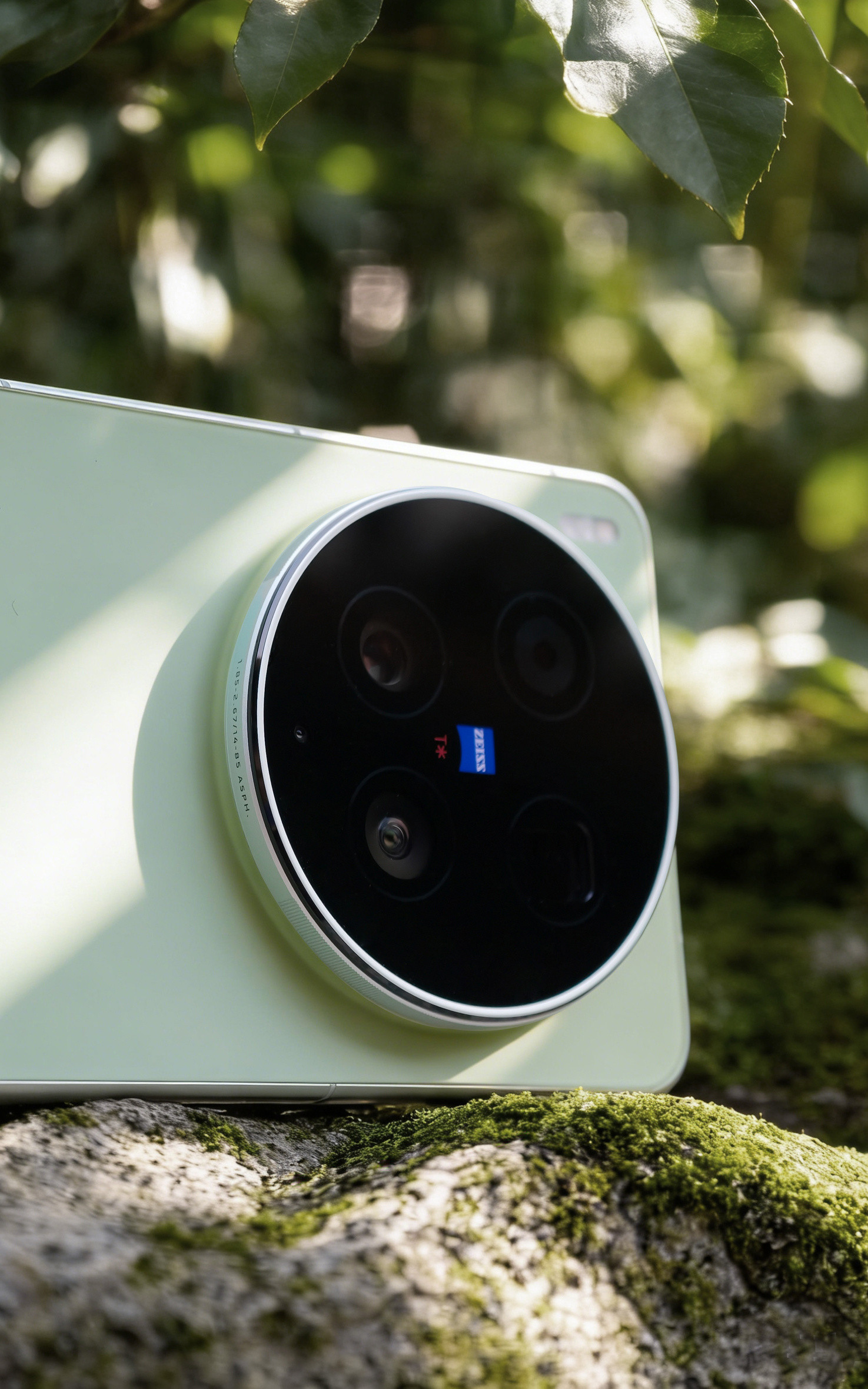 在城市呆久了，就特别向往旅行，随意走走停停，赴一场与自然的温柔相逢。vivoX