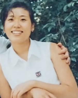 李在明妻子金惠景和尹锡悦妻子金建希！是不是都是越来越漂亮！越来越有气质！看来