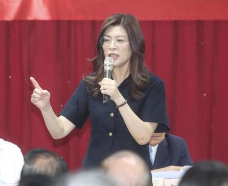 国民党公开示好高市早苗，郑丽文当众宣布了！7月30日，国民党主席郑丽文宣布，要以