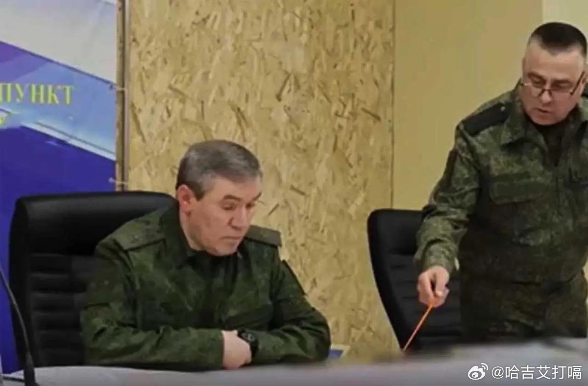 凤凰新闻【格拉西莫夫亲临前线，俄军打出“组合拳”，乌军防线已崩盘？】2026年3