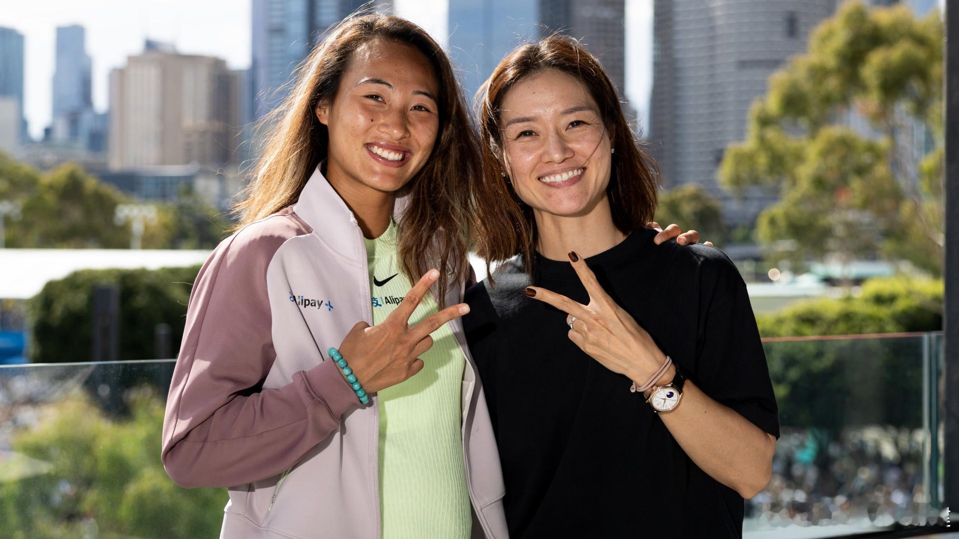 最近20年的年终亚洲一姐，看看都有谁？2005杉山爱（NO.30）2006李娜（