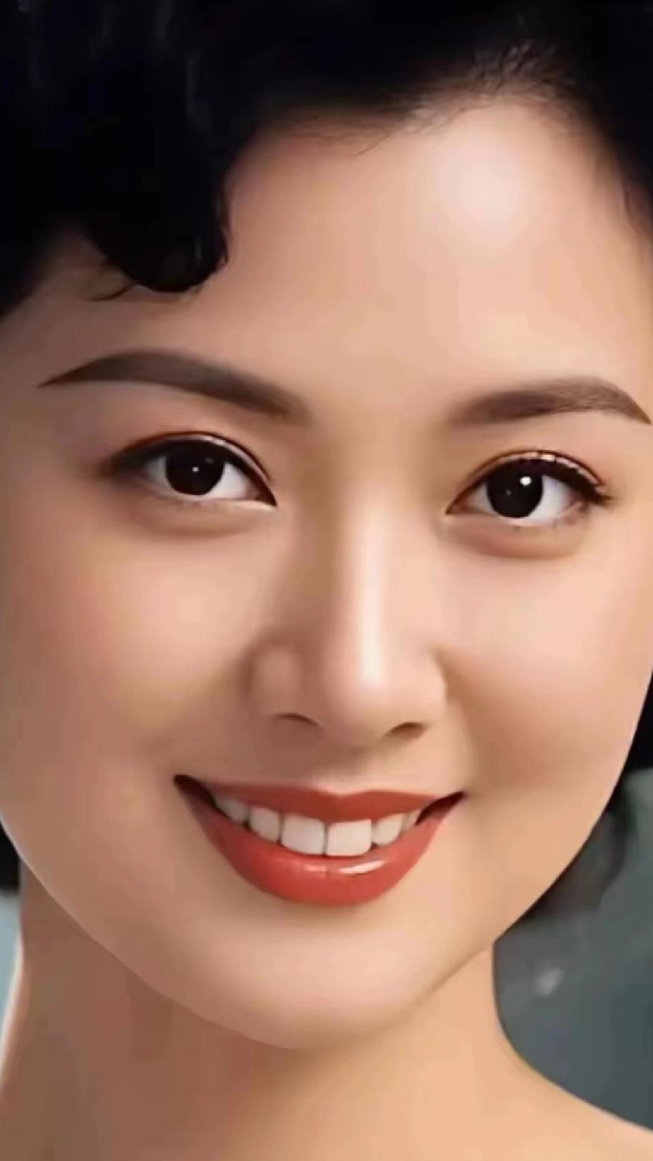 笑靥如花，倾国倾城。