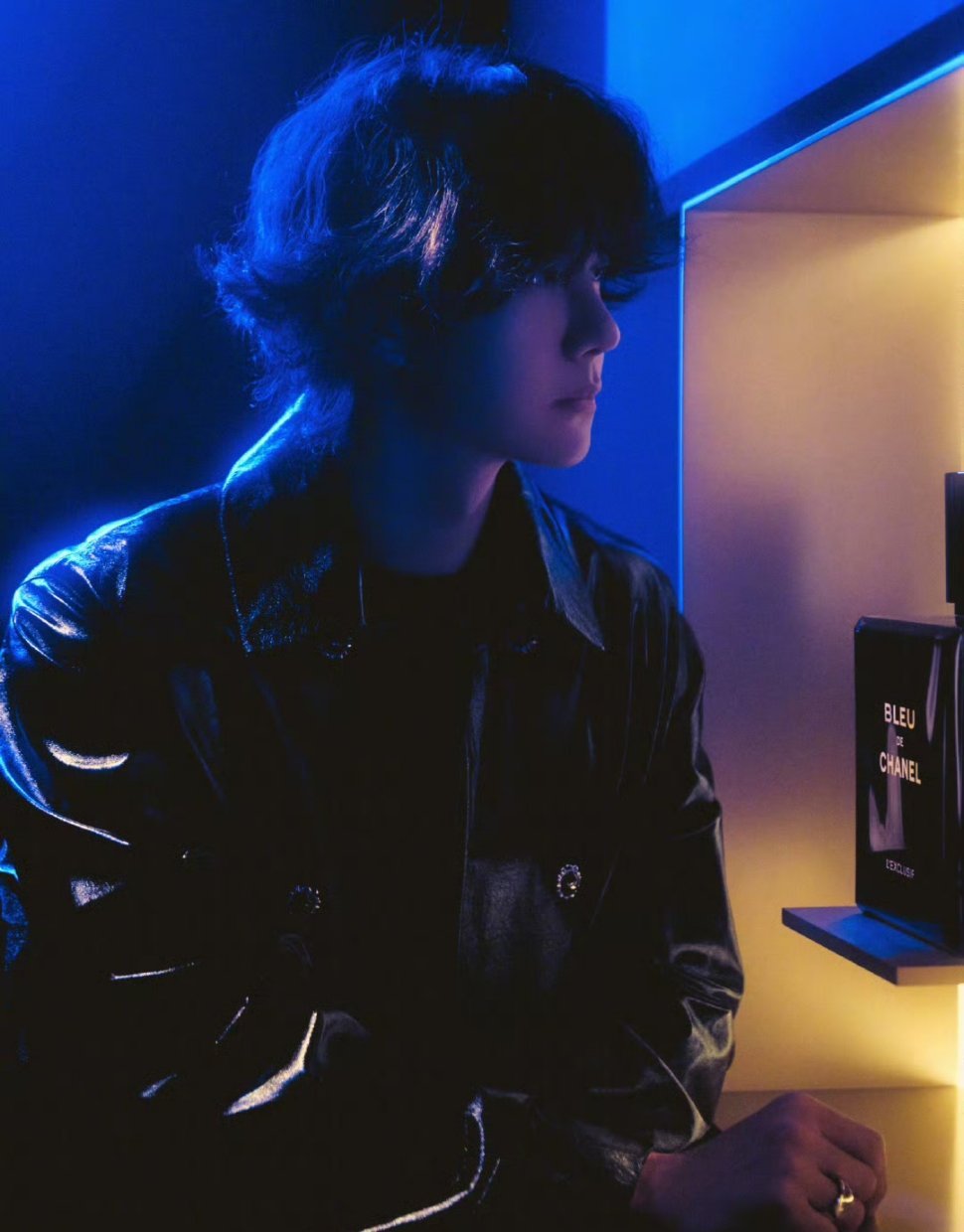 王一博UGG回签暂定本月宣，新杂志🈶​​​