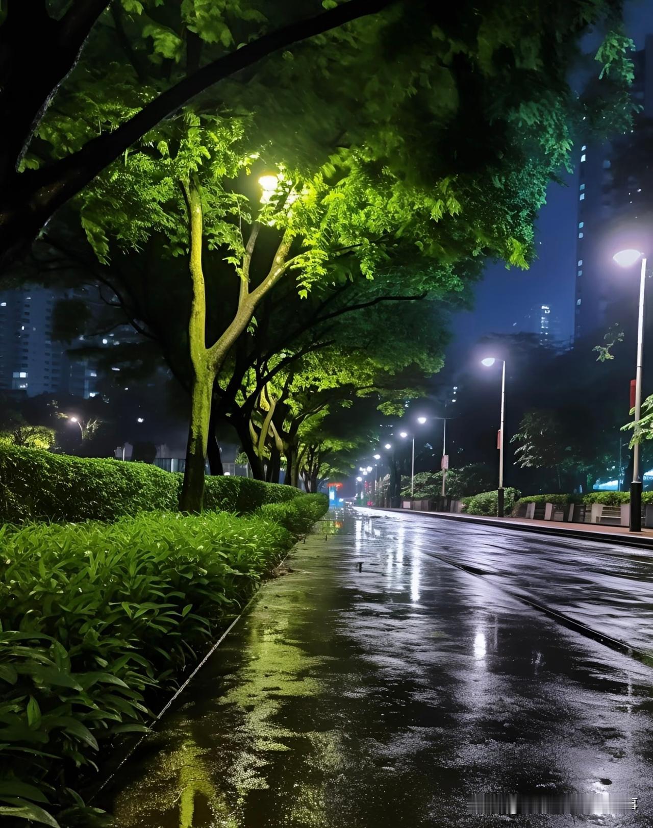 成年人的世界，钱从来不是偏爱，是活下去的筹码。谈不上多贪念钱财，更多是满心无奈