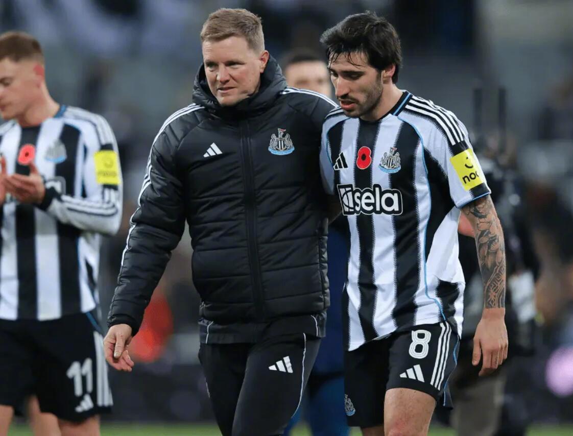 欧洲转会新闻！★有点懵！曼联、阿森纳、皇马和尤文都有意引进纽卡中场托纳利，球