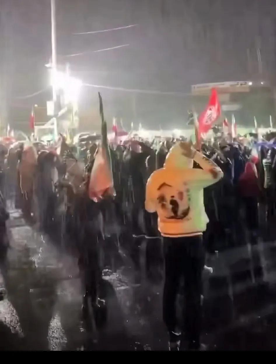 随着伊朗近期连续大雨滂沱，几十年来从未下过如此大的雨，内贾德2012年提出的“偷