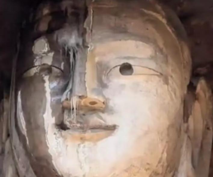 1500年了，他见过北魏的烽烟，听过盛唐的梵音，却可能在2024年的冬天，被冻得