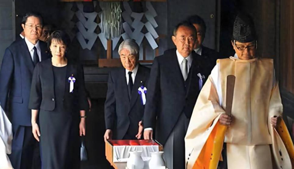 又去拜鬼？半年连踩三条红线，高市早苗真笃定中国不敢行动？高市早苗这次又把事情干到