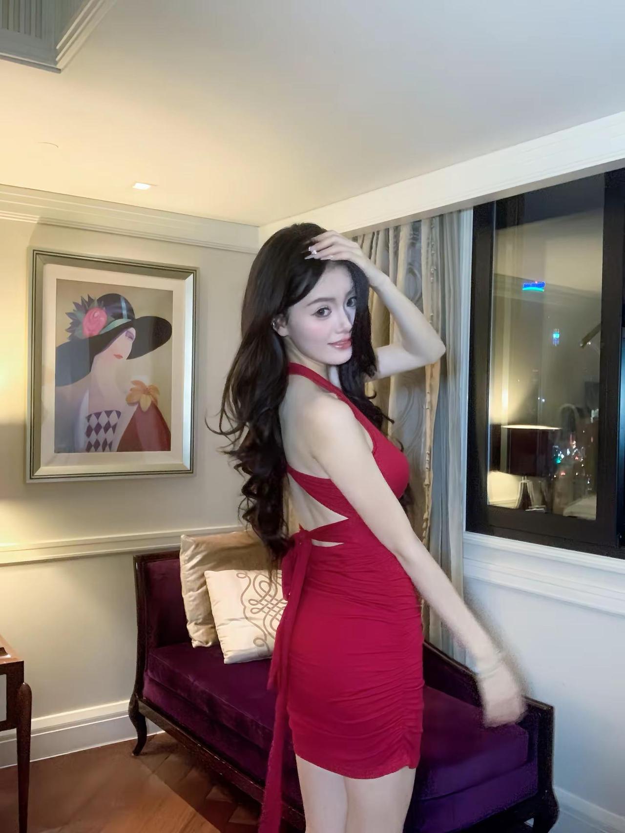 如果全世界都指责你那姐姐蹲下来抱抱你.