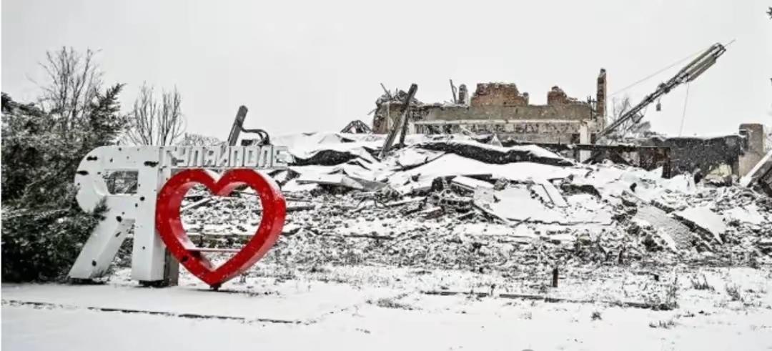 俄军已成功进入扎波罗热地区的胡利亚波尔。然而，乌克兰南方国防军发言人沃洛申在电视