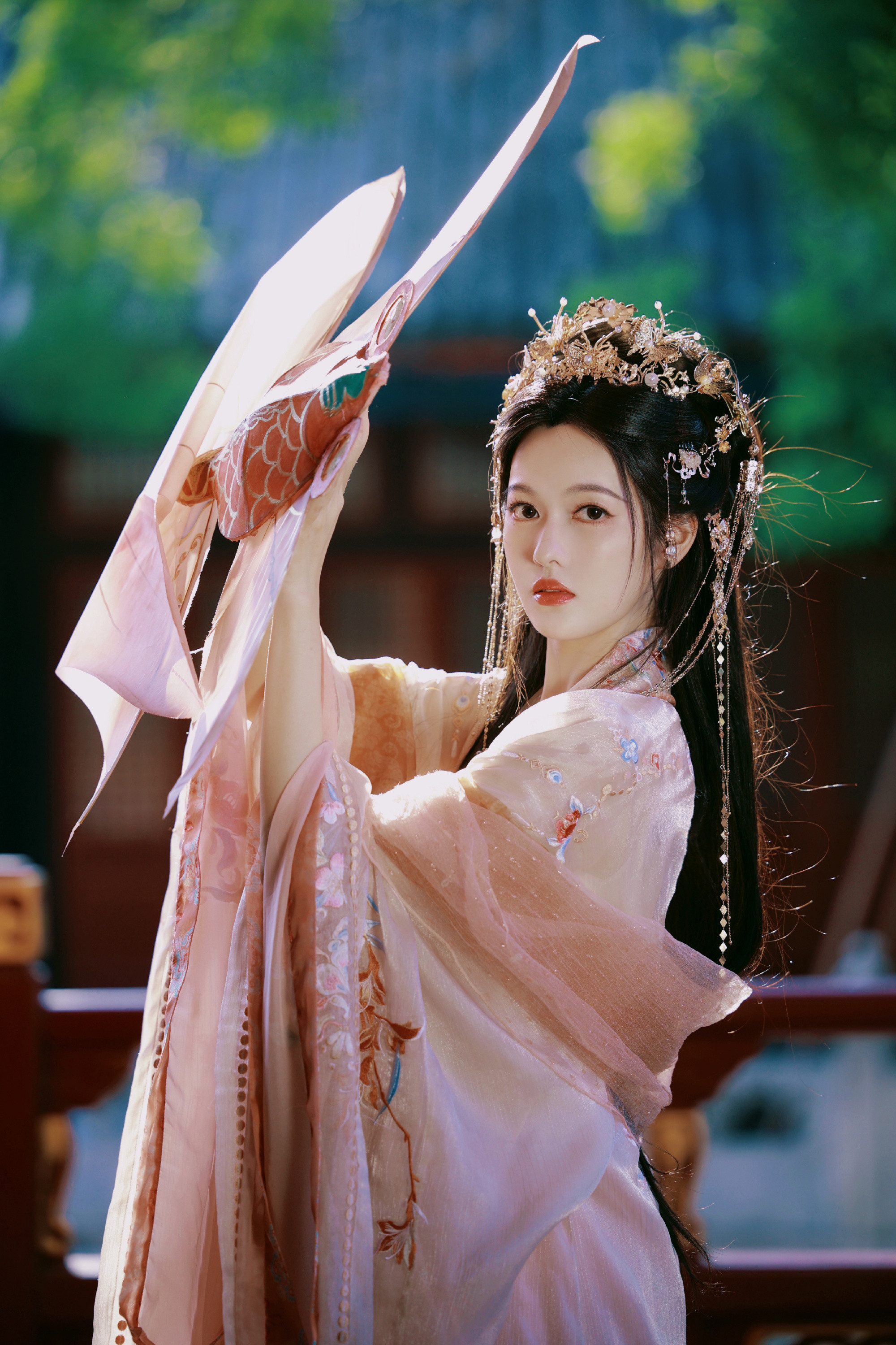 陆婷玉，轻粉红妆，悠悠古韵。陆婷玉