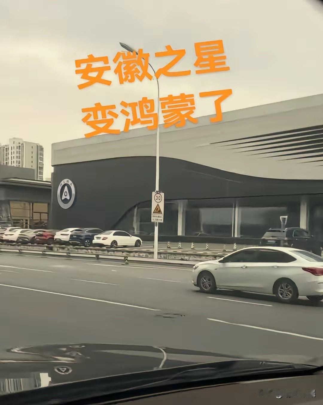 当年奔驰说：真正的尊，何需靠借！来暗讽尊界S800，用它来打迈巴赫简直是无稽