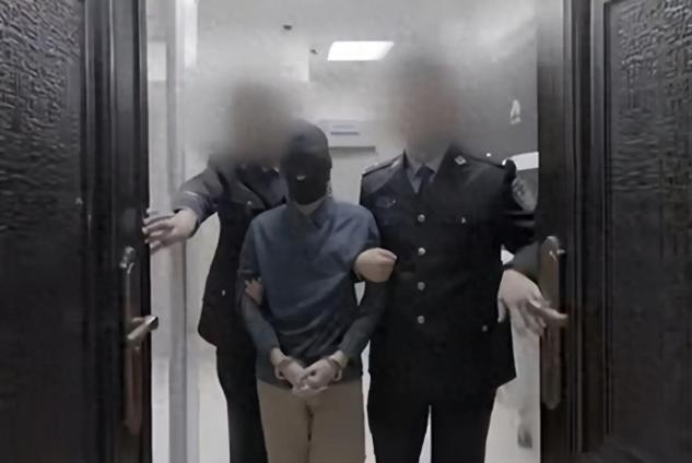 九三阅兵之际，4名间谍落网！带1448份资料出逃，泄露尖端机密！防不胜防，天网恢