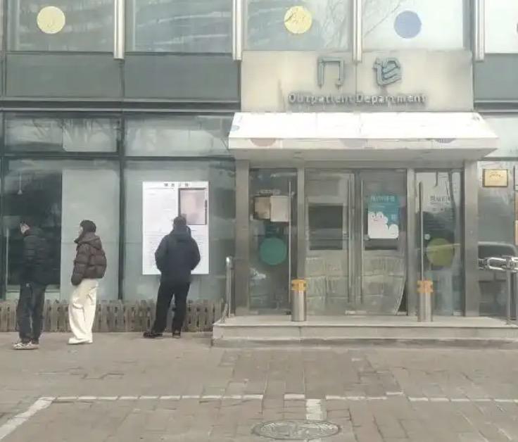 一个欠下2600万房租被强制执行的老赖，却凭借着一个31分钟的采访视频一夜之间口