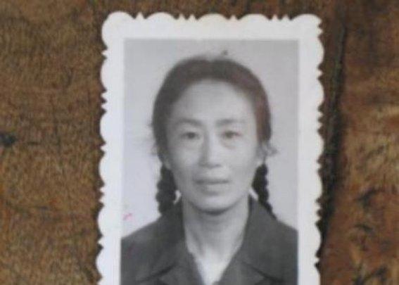 1969年，19岁的女知青黄丽萍，隐瞒自己显赫的身份，心甘情愿地在北大荒劳动。1