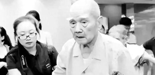 72岁台湾老兵回江苏老家探亲，喝多后突然嚎啕大哭：“其实，我是共产党员。”女儿和