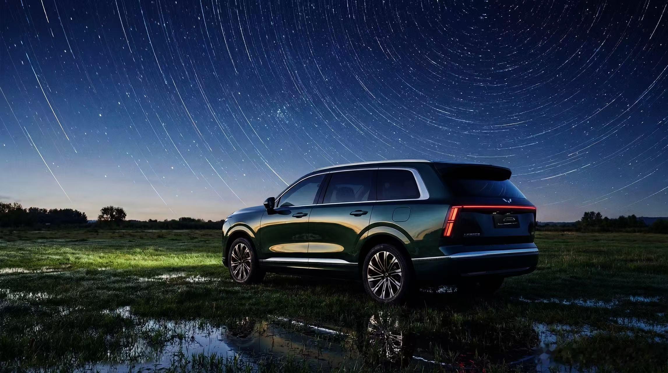 上汽通用五菱星光家族首款中大型suv，命名星光L。这款车在12月5日工信部目录中