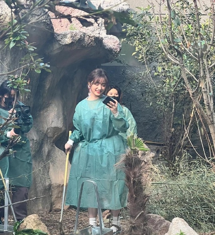 我去，沈月现实中这么吓人的吗，这脸太美了，没想到现实这么好看好可爱