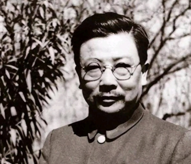1951年，抗美援朝停战谈判时，美国派出了5名谈判高手，我方正商量着派谁去谈判时