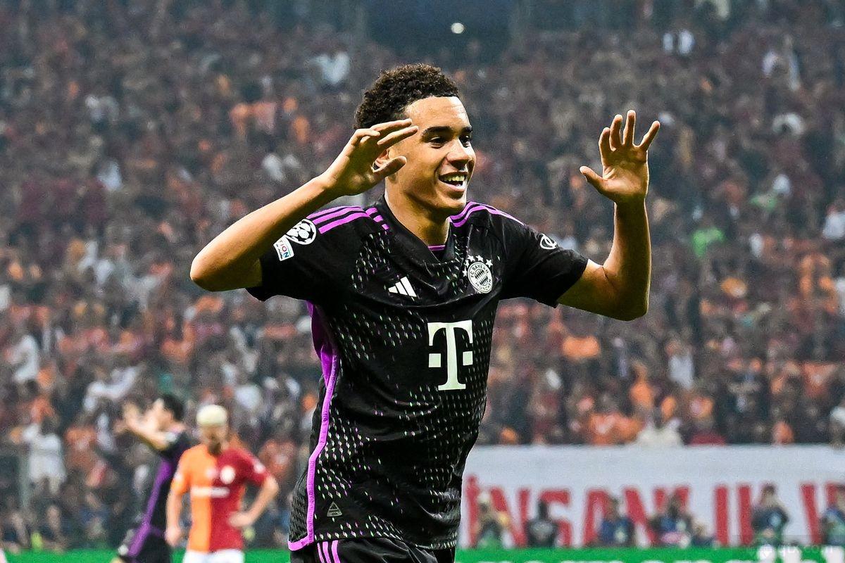 欧冠夺冠前景分析：综合实力巴黎较强，阵容深度好，中前场球员天赋极好，配合默契进攻